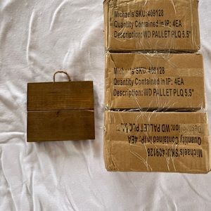 Michaels Craft Wood Pallet PLQ 5.5”